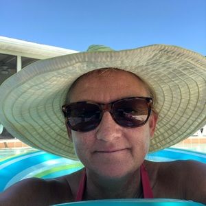 Meet your Posher, Sheila